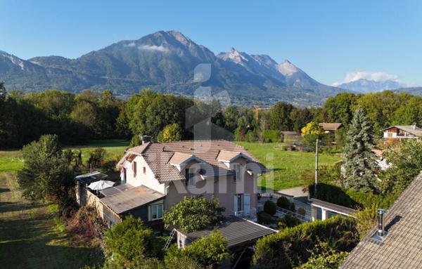 Maison de standing à Gilly-sur-Isère   Piscine, terrasse et grand jardin !