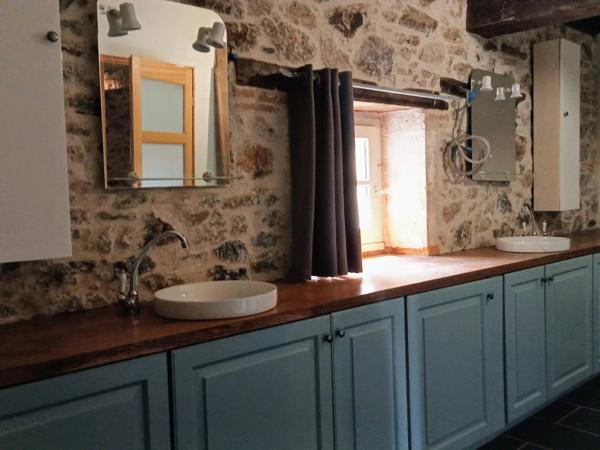 Grande maison de campagne avec terrain et dépendances – Idéale pour centre équestre ou petite exploitation
