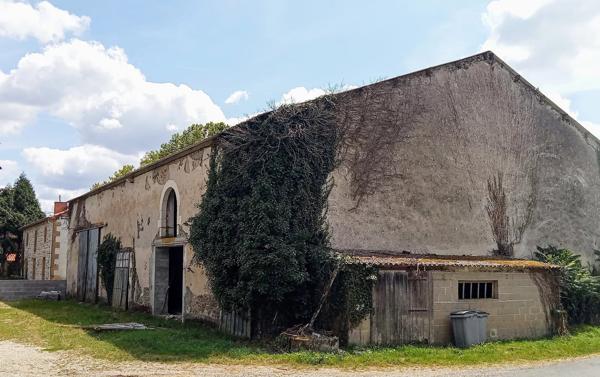 Grande maison de campagne avec terrain et dépendances – Idéale pour centre équestre ou petite exploitation