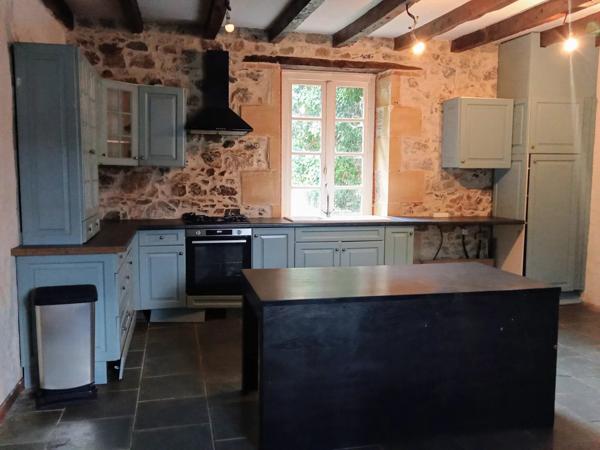 Grande maison de campagne avec terrain et dépendances – Idéale pour centre équestre ou petite exploitation