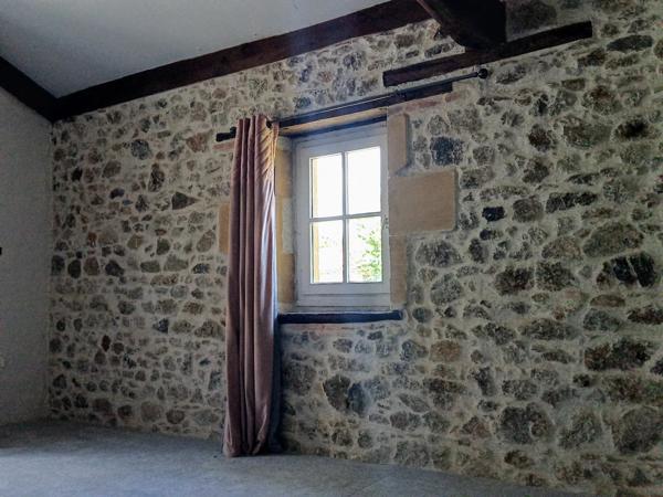 Grande maison de campagne avec terrain et dépendances – Idéale pour centre équestre ou petite exploitation