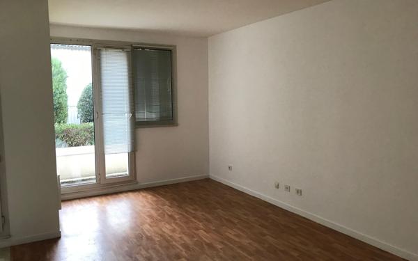 Appartement à louer    1 pièce •  Compiègne