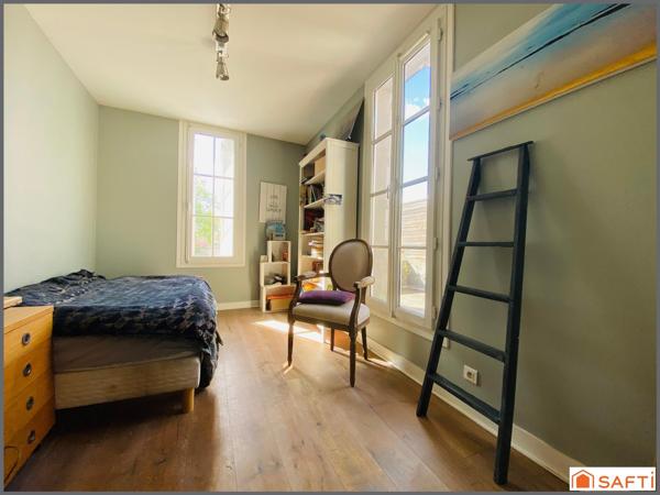 CAUDERAN PRIMROSE / PLACE MOSCOU / MAISON DES ANNEES 30 / 3 CHBRES / 122M2 / JARDIN / PISCINE / DEUX DEPENDANCES !