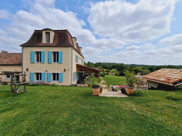Maison à haute performance énergétique avec piscine, maison d'amis et 4 hectares.