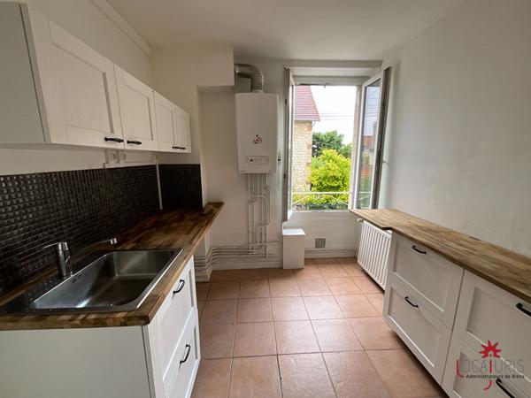 Location Appartement 3 pièces Crépy-en-Valois (60800) - CENTRE VILLE