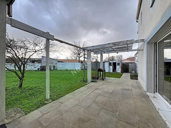 Maison spacieuse à vendre à Les Sorinières - 6 chambres et jardin !