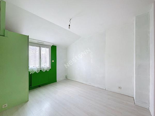 Maison spacieuse à vendre à Les Sorinières - 6 chambres et jardin !