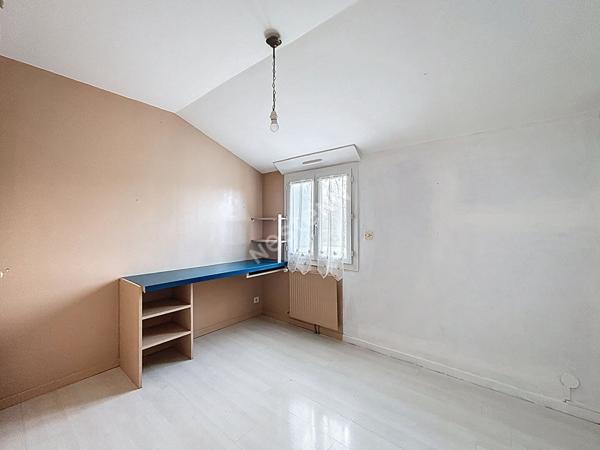 Maison spacieuse à vendre à Les Sorinières - 6 chambres et jardin !