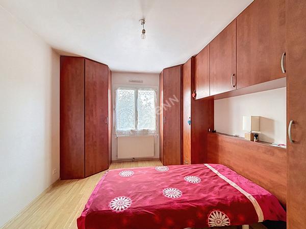 Maison spacieuse à vendre à Les Sorinières - 6 chambres et jardin !