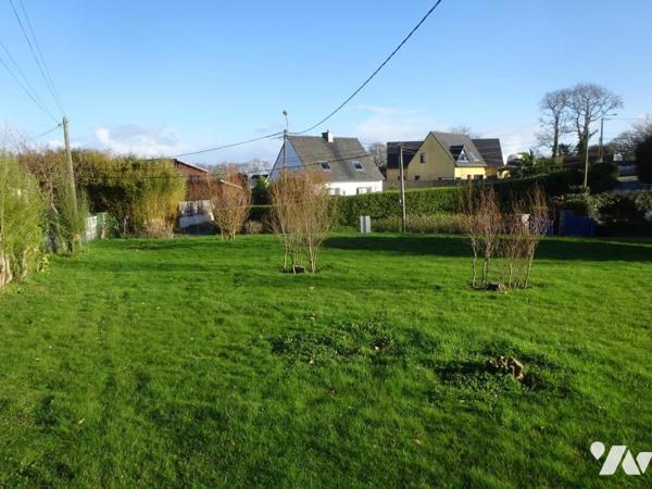 TERRAIN PLOUGONVELIN