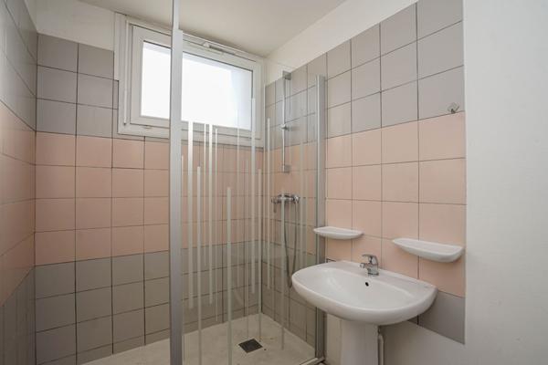 Appartement T5 avec balcon - Pau université