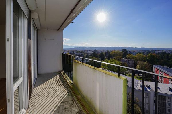 Appartement T5 avec balcon - Pau université
