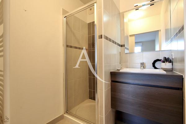 LATTES (QUARTIER MAURIN) - APPARTEMENT 4 PIÈCES 86M2 - 3 CHAMBRES - CLIMATISÉ - DOUBLE STATIONNEMENT - RÉSIDENCE RÉCENTE 2015