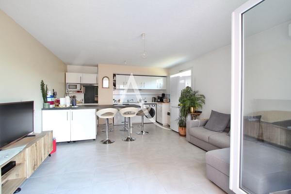 LATTES (QUARTIER MAURIN) - APPARTEMENT 4 PIÈCES 86M2 - 3 CHAMBRES - CLIMATISÉ - DOUBLE STATIONNEMENT - RÉSIDENCE RÉCENTE 2015