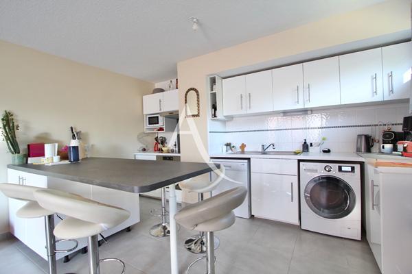 LATTES (QUARTIER MAURIN) - APPARTEMENT 4 PIÈCES 86M2 - 3 CHAMBRES - CLIMATISÉ - DOUBLE STATIONNEMENT - RÉSIDENCE RÉCENTE 2015