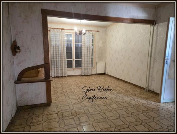 SEVRAN - Maison 5 pièces - 500 m2 de terrain avec garage et atelier