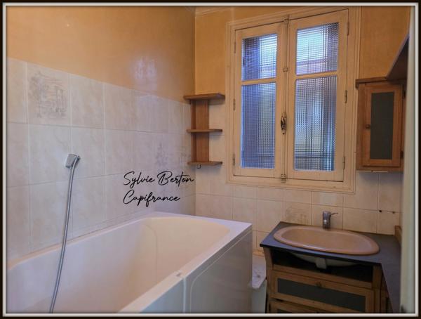 SEVRAN - Maison 5 pièces - 500 m2 de terrain avec garage et atelier