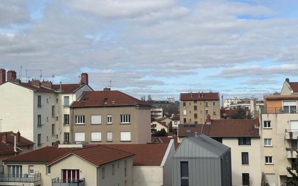 Appartement à vendre    4 pièces • 82 m2 Lyon 8