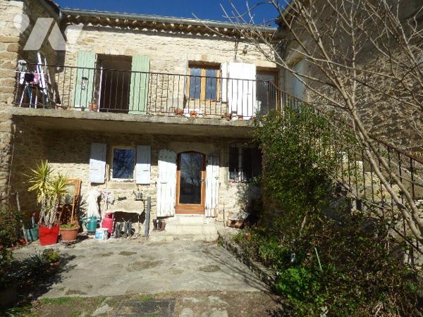 propriété rurale et terrain attenant de plus de 1ha dont parcelle boisée dans quartier calme ,