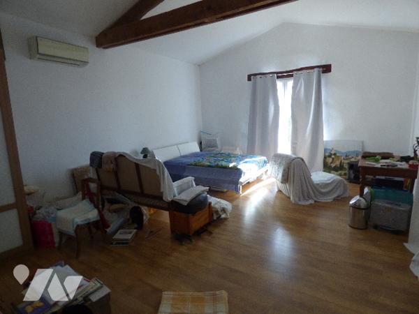 propriété rurale et terrain attenant de plus de 1ha dont parcelle boisée dans quartier calme ,