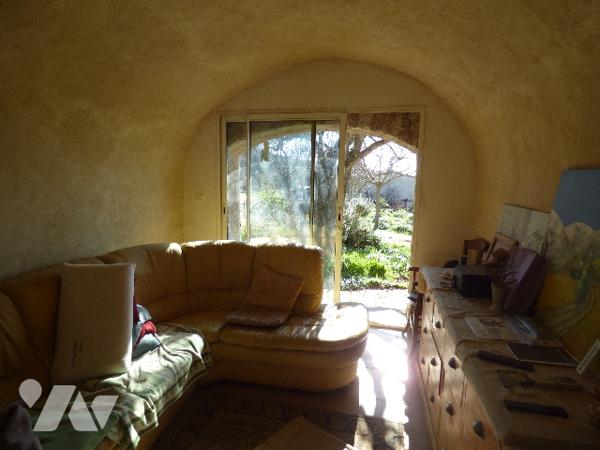 propriété rurale et terrain attenant de plus de 1ha dont parcelle boisée dans quartier calme ,