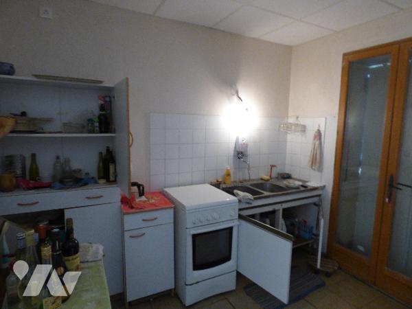 propriété rurale et terrain attenant de plus de 1ha dont parcelle boisée dans quartier calme ,