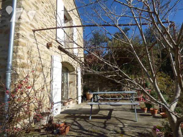 propriété rurale et terrain attenant de plus de 1ha dont parcelle boisée dans quartier calme ,