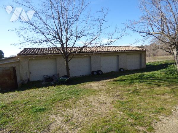 propriété rurale et terrain attenant de plus de 1ha dont parcelle boisée dans quartier calme ,