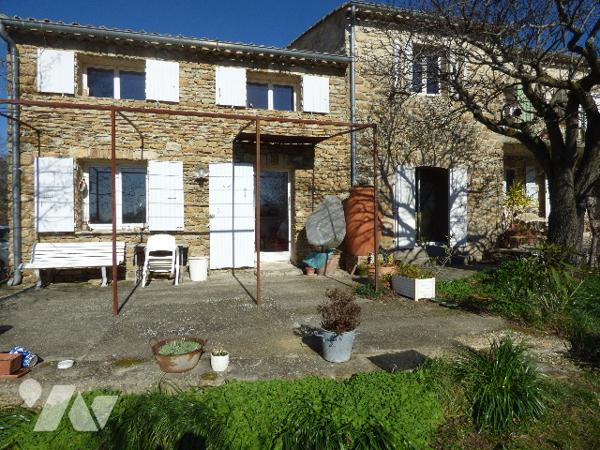 propriété rurale et terrain attenant de plus de 1ha dont parcelle boisée dans quartier calme ,