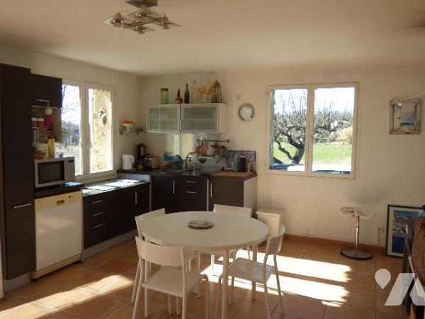 propriété rurale et terrain attenant de plus de 1ha dont parcelle boisée dans quartier calme ,