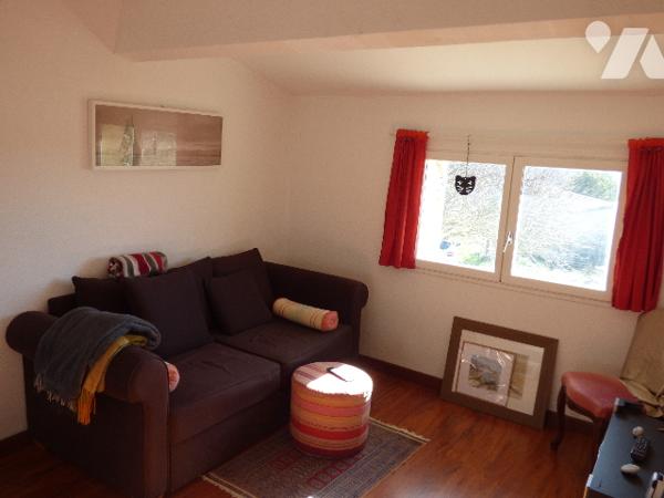 propriété rurale et terrain attenant de plus de 1ha dont parcelle boisée dans quartier calme ,