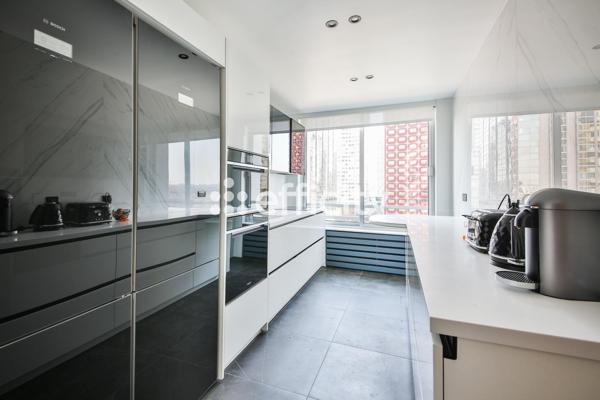 Appartement
         3 pièces
        - 87 m² Exclusivité 800 000 € *