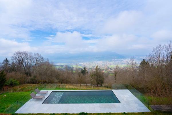 Maison à vendre 6-7 pièces de 246 m2 LUCINGES (74) Terrain d'env. 10'000 m2