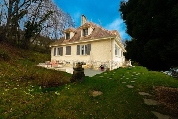 Maison à vendre 6-7 pièces de 246 m2 LUCINGES (74) Terrain d'env. 10'000 m2