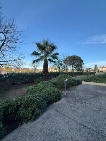 Appartement à vendre 2 pièces FREJUS (83) - 47 m² - Terrasse 25 m² - Garage en Sous-sol