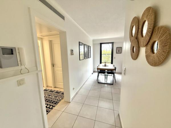 Appartement à vendre 2 pièces FREJUS (83) - 47 m² - Terrasse 25 m² - Garage en Sous-sol