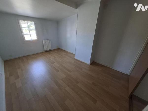 Ensemble immobilier de 3 logements (2 studios  et une maison T3) sur SAINTES - Quartier Les Arcivaux