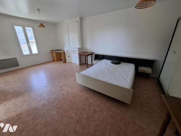 Ensemble immobilier de 3 logements (2 studios  et une maison T3) sur SAINTES - Quartier Les Arcivaux