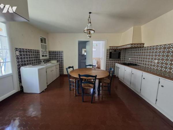 Ensemble immobilier de 3 logements (2 studios  et une maison T3) sur SAINTES - Quartier Les Arcivaux