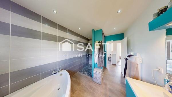 Maison de plain-pied avec 3 chambres et piscine