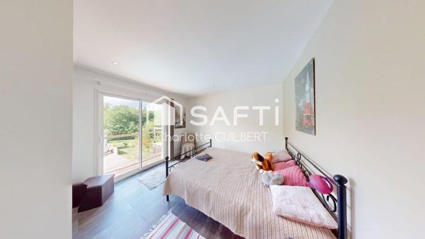 Maison de plain-pied avec 3 chambres et piscine