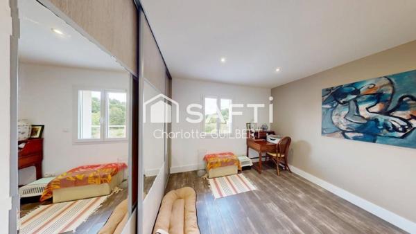 Maison de plain-pied avec 3 chambres et piscine