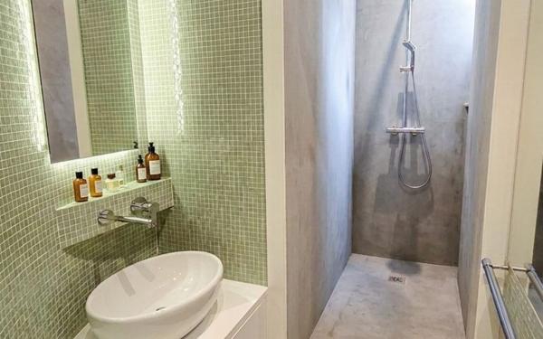 Appartement à vendre    4 pièces • 183 m2 Paris 10