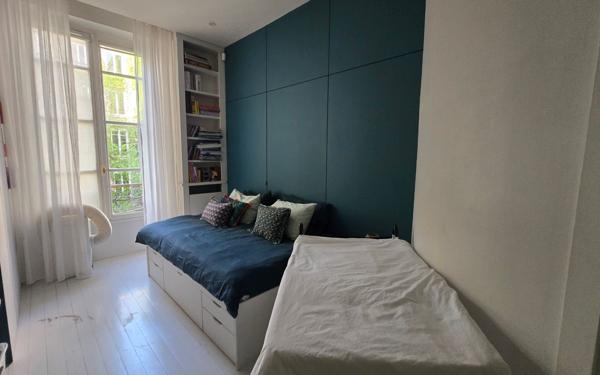 Appartement à vendre    4 pièces • 183 m2 Paris 10