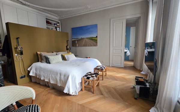 Appartement à vendre    4 pièces • 183 m2 Paris 10