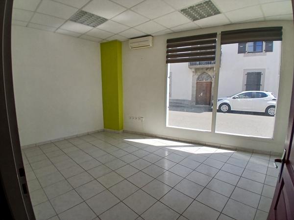 LOCAL COMMERCIAL DE 38M2