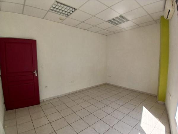 LOCAL COMMERCIAL DE 38M2