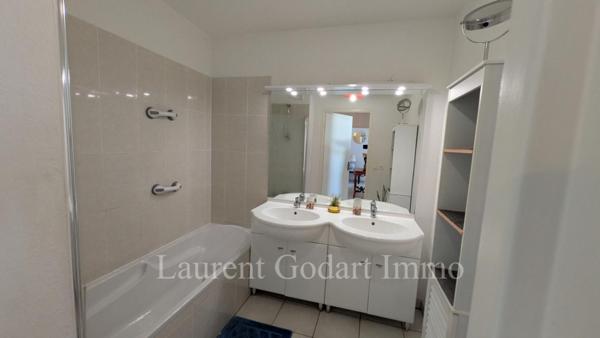 Appartement T3 avec loggia, cellier et parking en sous-sol