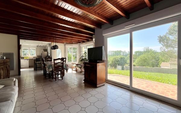 Maison à vendre    5 pièces •  Magné