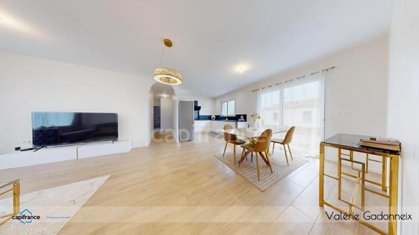 **À vendre - Maison neuve de plain-pied à Échillais (17620)**, Avec garage et Terrain clos.